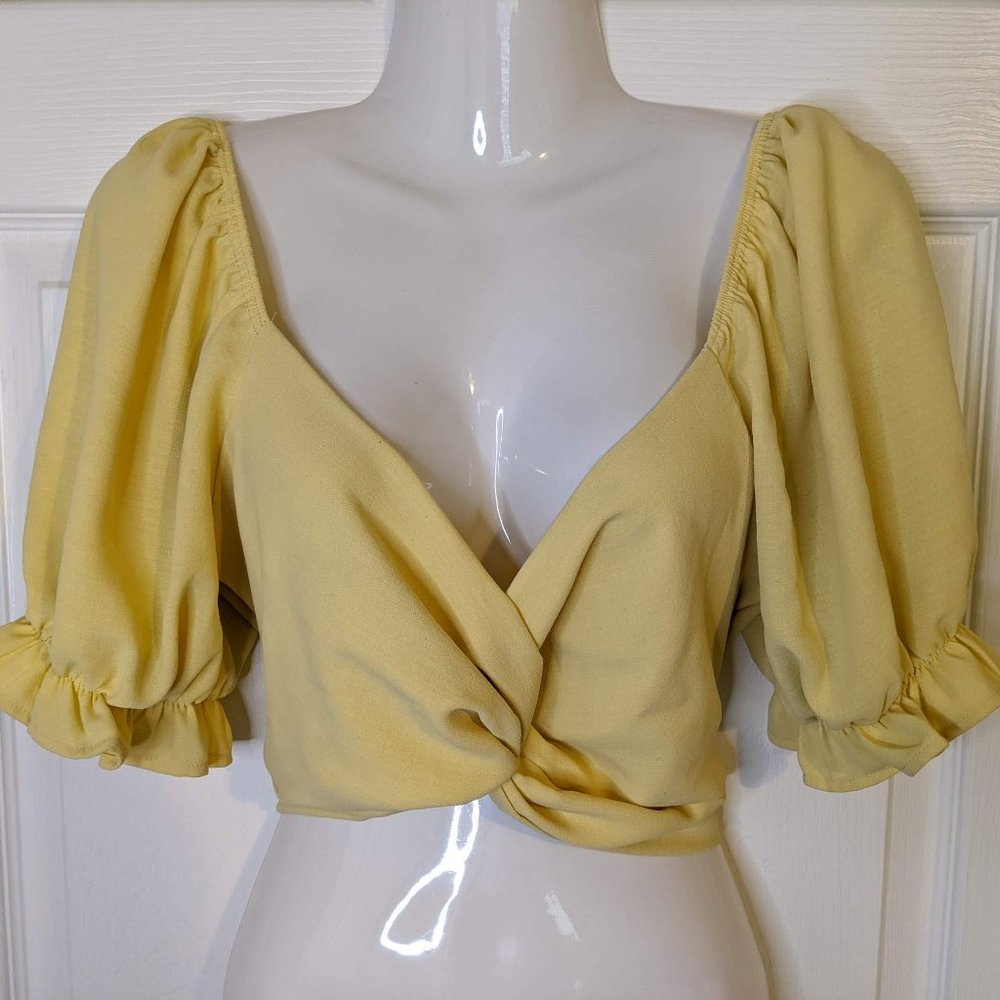 $10!!! Amable Twist Front Yellow Cropped Top w/Back Ties & Short Puffy Sleeves